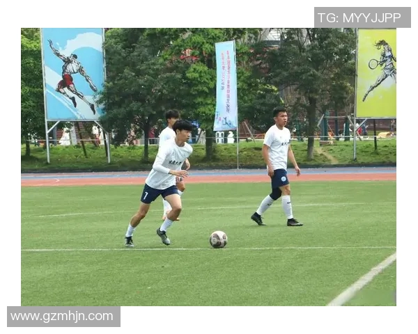 23号球星闪耀绿茵赛场引领球队奋勇前行点燃无数球迷激情 23号球星闪耀绿茵赛场引领球队奋勇前行点燃无数球迷激情