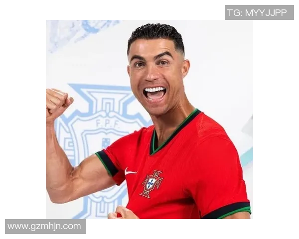 欧洲足球巨星肌肉魅力揭秘：从训练到赛场的强力展现